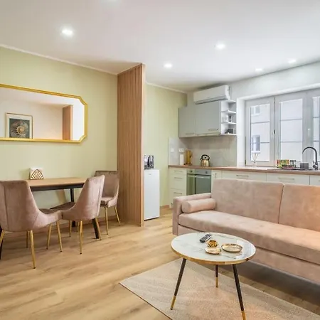 Charming 2-bedroom In The Wider Center Of *