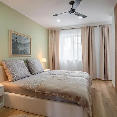 Charming 2-bedroom In The Wider Center Of Apartament *