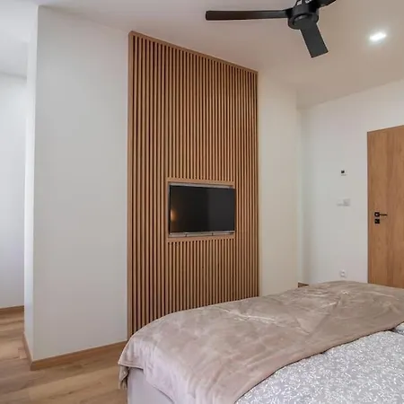 Apartamento Charming 2-bedroom In The Wider Center Of *