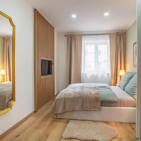 公寓 Charming 2-bedroom In The Wider Center Of *