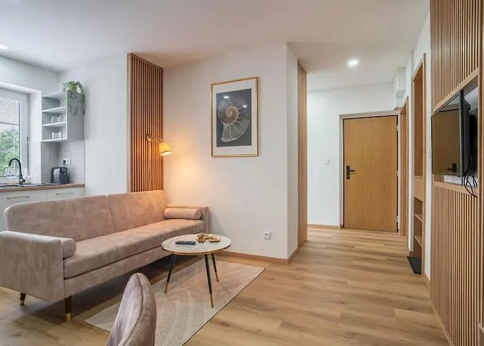 Lägenhet Charming 2-bedroom In The Wider Center Of Bratislava