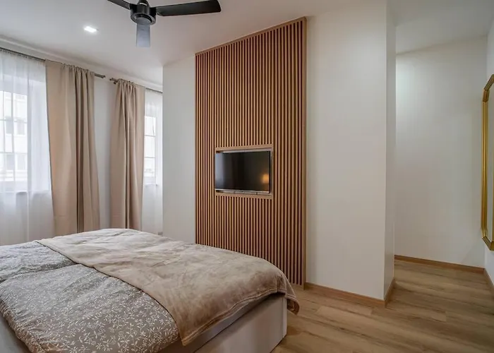 Charming 2-bedroom In The Wider Center Of *