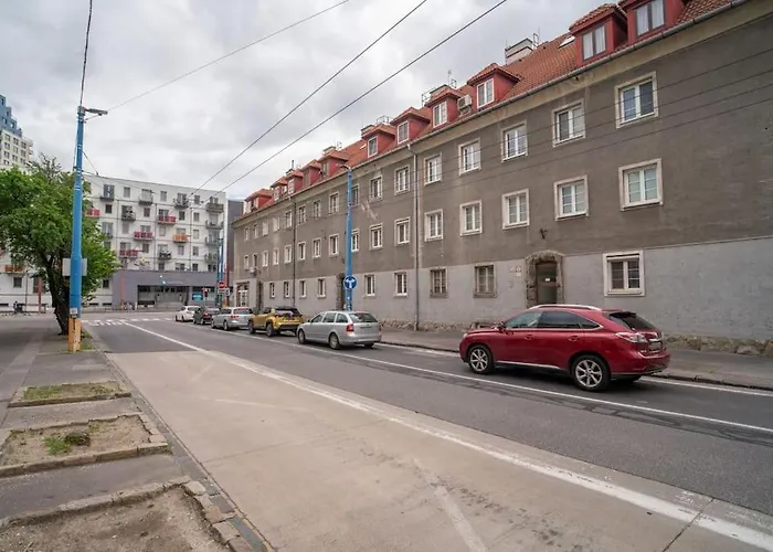 Charming 2-bedroom In The Wider Center Of Apartmán