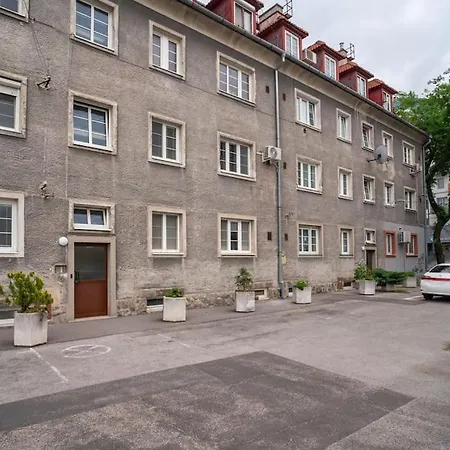 Charming 2-bedroom In The Wider Center Of Appartement Bratislava
