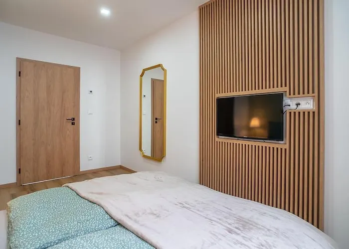 Charming 2-bedroom In The Wider Center Of شقة براتسيلافا